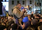 Vitali Klitschko intenta poner paz en los disturbios de Kiev