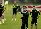 Risas y buen ambiente en el entrenamiento de La Roja