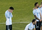 El sufrimiento de Messi con los fallos de Higuaín y Banega