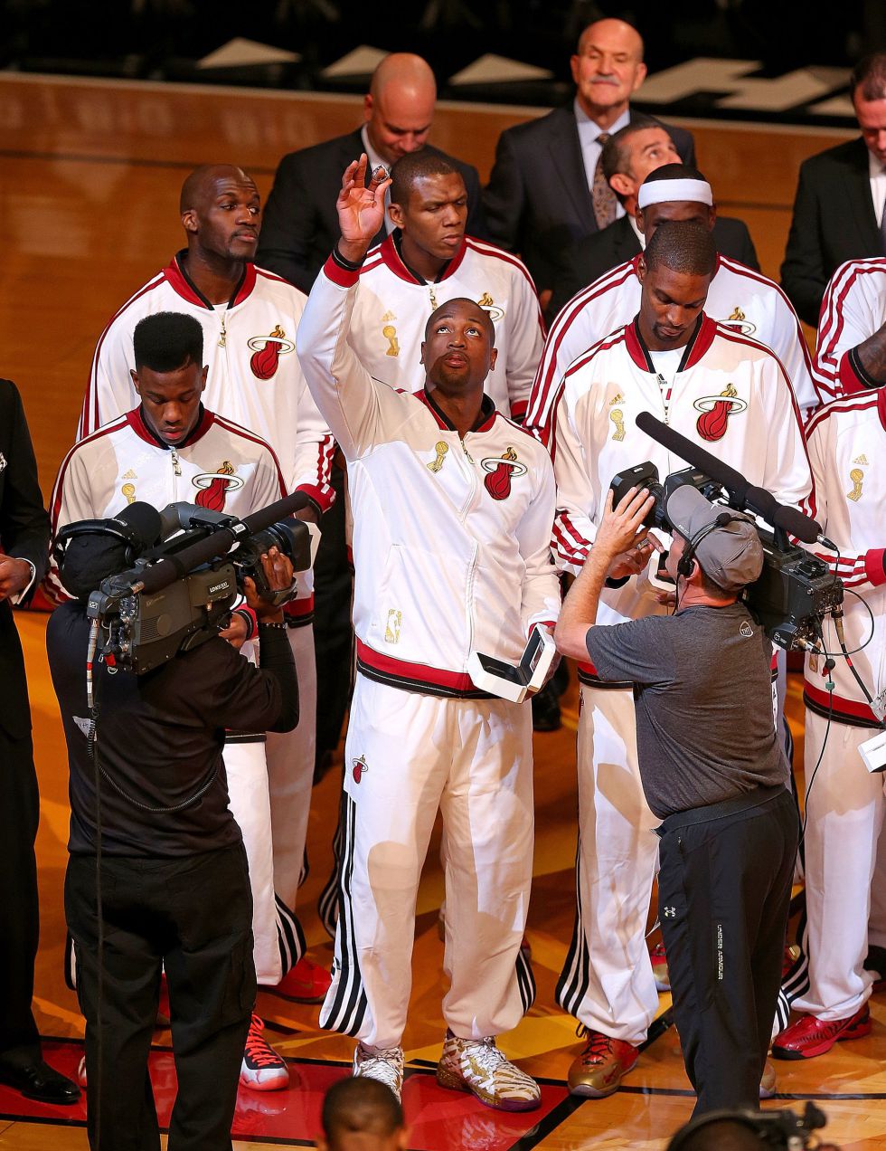 Los Heat recibieron sus anillos de bicampeones de la NBA AS