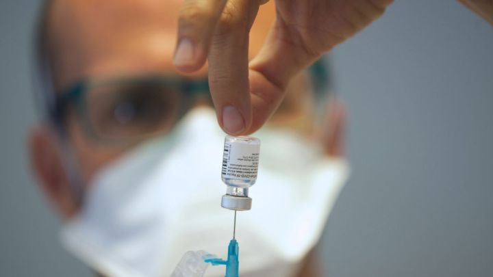 Expertos alemanes creen que será necesaria una tercera dosis de refuerzo de la vacuna - AS.com