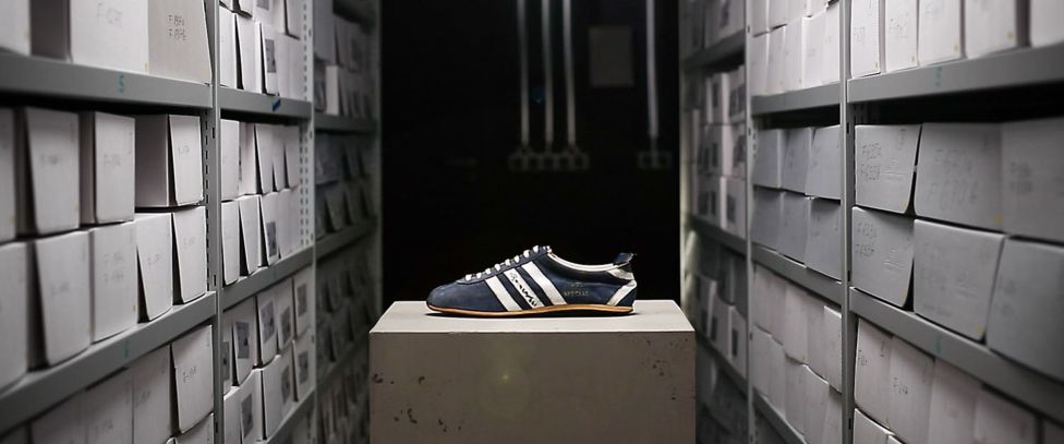 Sentido táctil entusiasta Vástago Por qué Adidas es la "marca de las tres bandas" y cuál es el origen de la  rivalidad con Nike? - AS.com