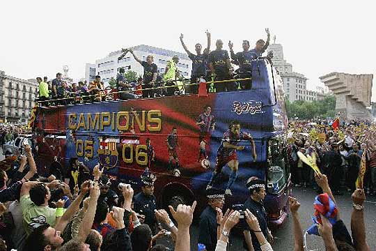 La caravana del Barcelona convoca a m s de un mill n de personas