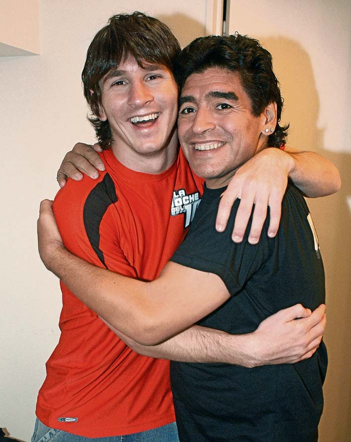 A la edad que hoy tiene Messi, Maradona aún estaba en Boca ...