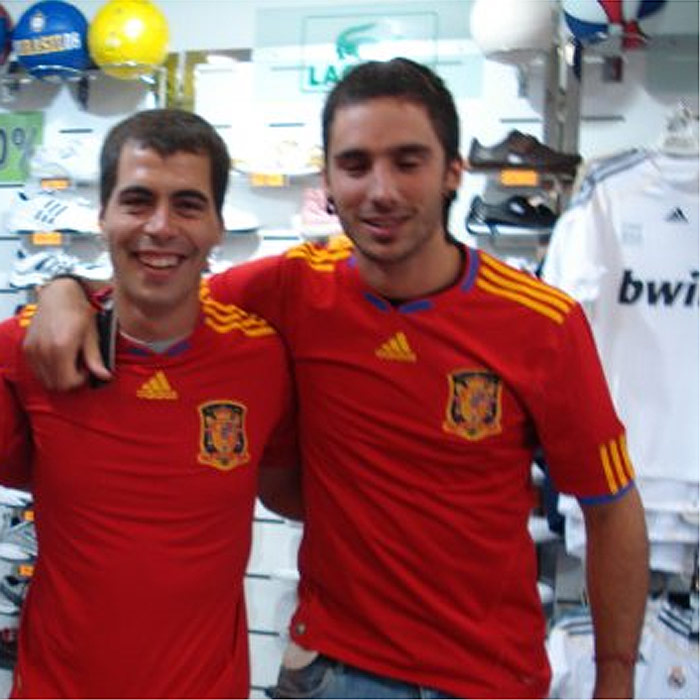 Detienen a un que aparecía en Facebook con la camiseta de España -