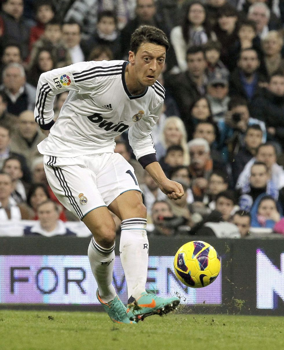 Mesut Özil - Real Madrid  Real madrid fútbol, Jugadores de fútbol, Madrid  futbol