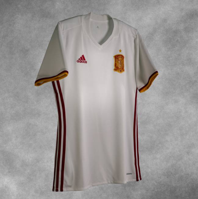 Pensativo Giotto Dibondon oler Así es la nueva camiseta de visitante de la Selección - AS.com