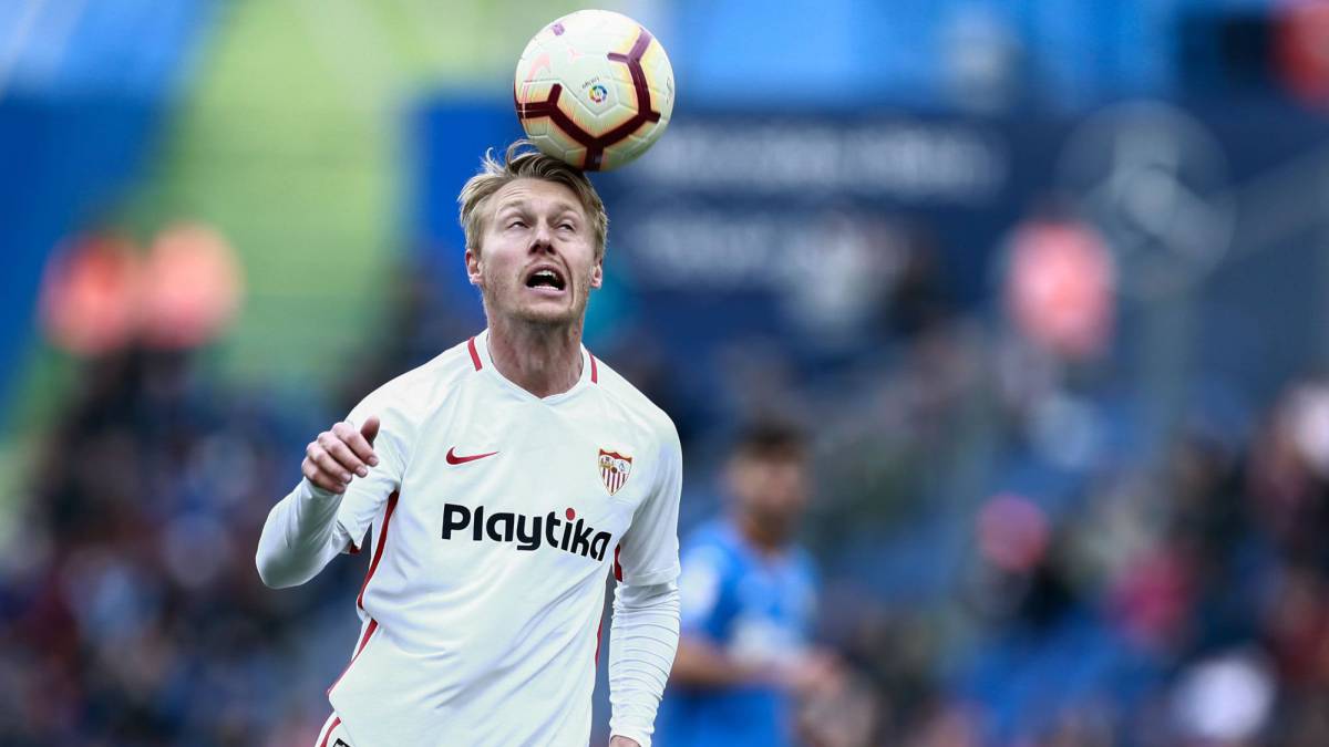SEVILLA El Sevilla pierde más que gana con Kjaer de titular en ...