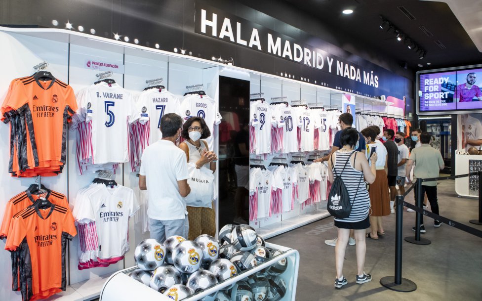 Las nuevas camisetas del Madrid ya se venden en sus oficiales - AS.com