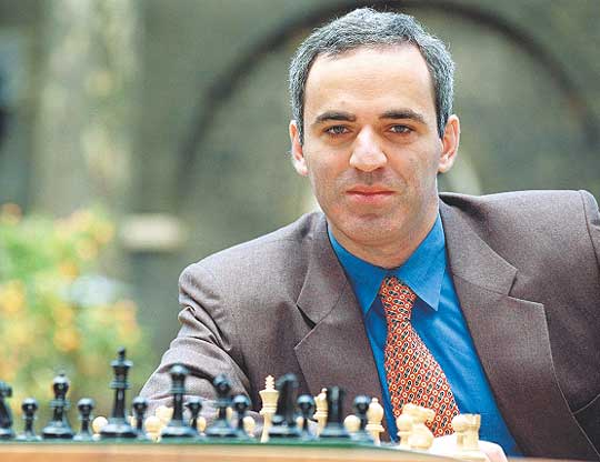 Kasparov quer dar xeque-mate em Putin – DW – 04/02/2004