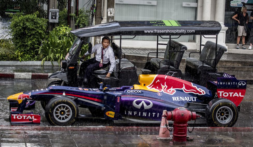 crédito acortar Corroer Red Bull toma las calles de Bangkok - AS.com