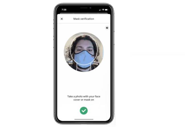 Uber te obligará a hacerte un selfi con la máscara antes de montarte -  AS.com