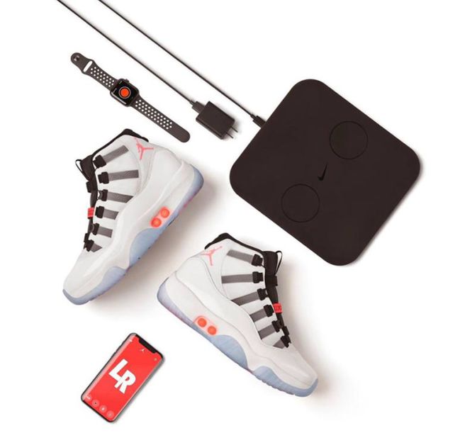 hotel contacto Dormido Nike futuriza las Air Jordan XI con robocordones tipo Regreso a Futuro 2 -  AS.com