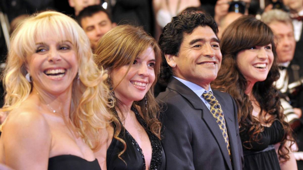 Maradona Pide Carcel Para Su Hija Gianinna Ex De Aguero As Com